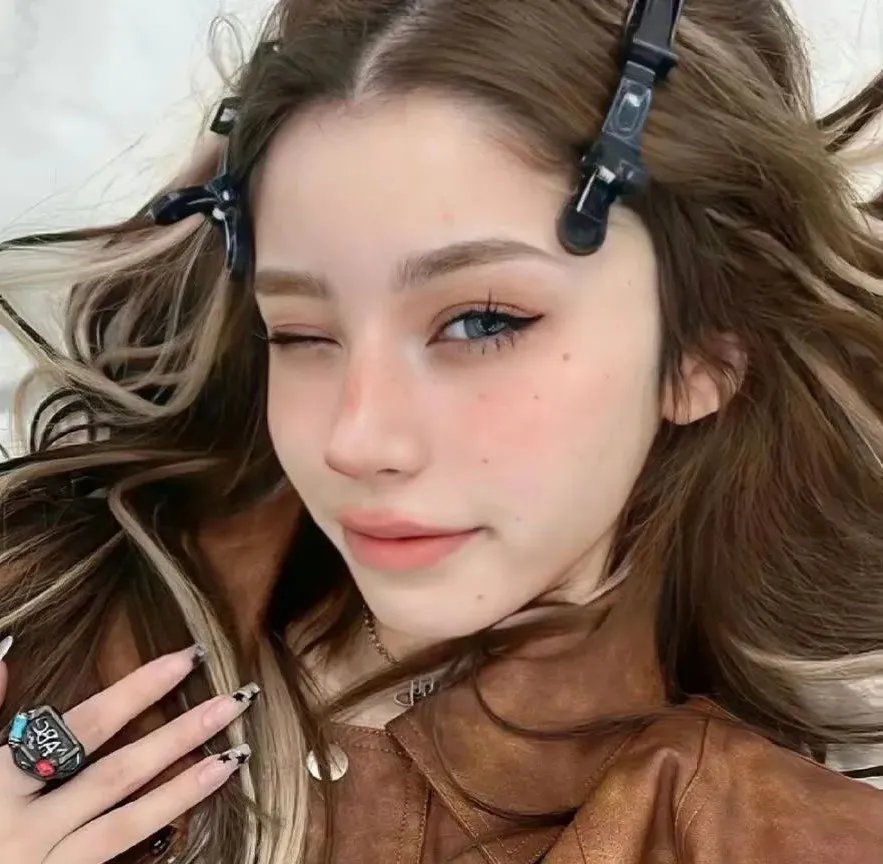 娇娃偷情